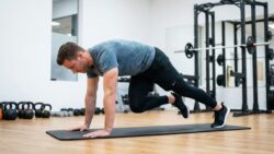 Skip sit-ups and use this 8-move workout to build stronger abs more effectively