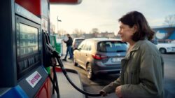 It’s official, and it’s good news: from February 12, gas stations will have to display this new mandatory information at the pump